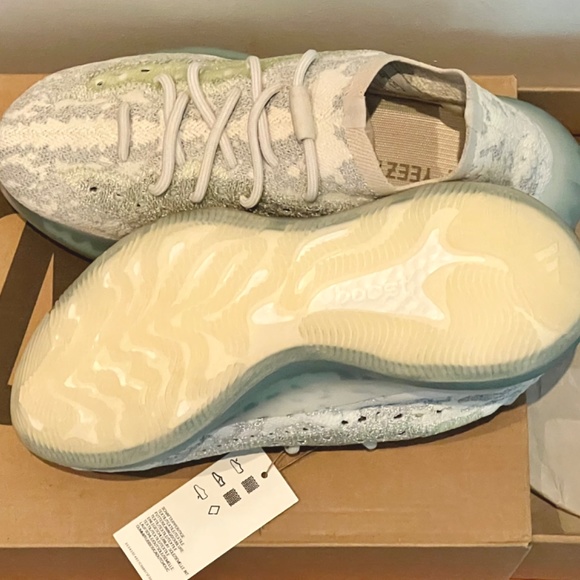 **SOLD** Adidas yeezy boost 380 adults (men 8) - Picture 2 of 5